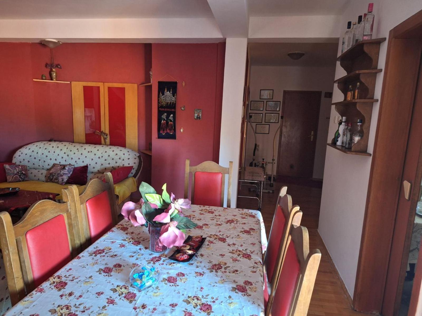 Stan Za Iznajmuvanje So Parking,Blisku Do Centar. Kumanovo Exteriör bild